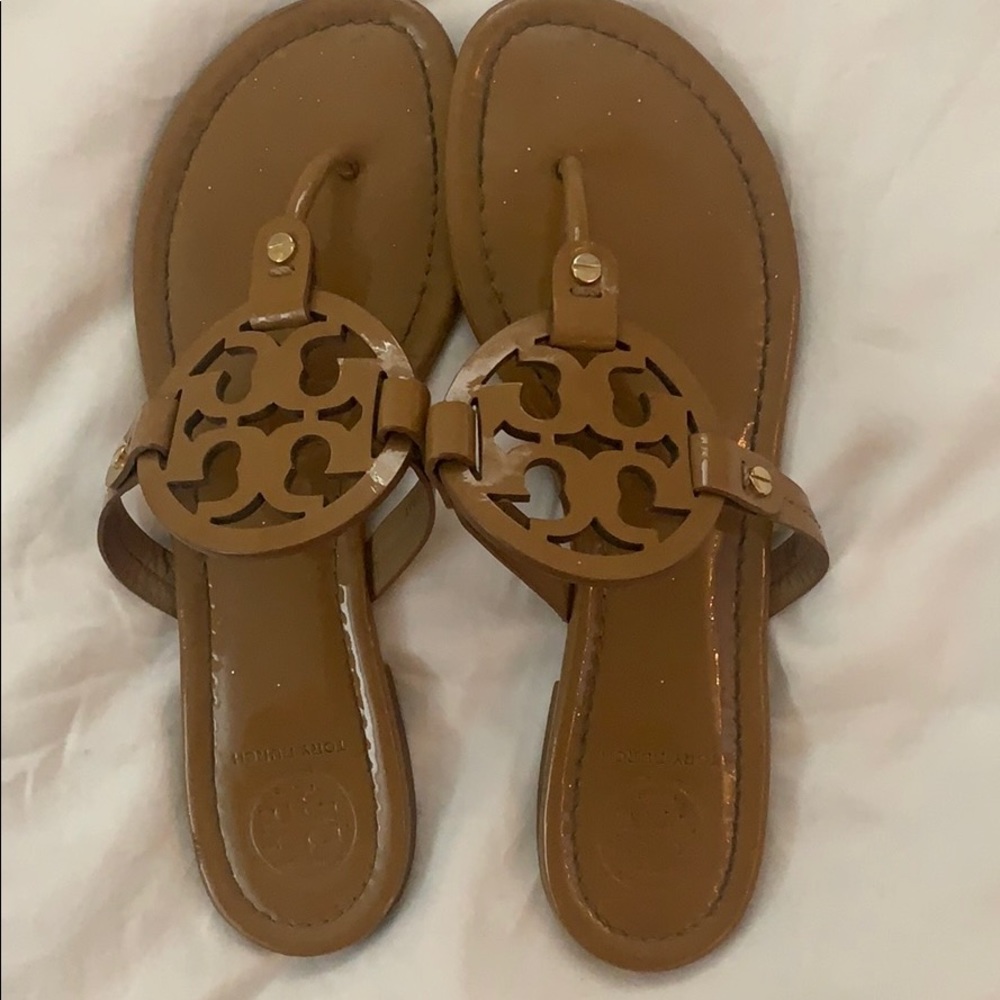 Tory Burch Style Brown Leather Logo Cutout Thong Sandals - Picture 3 of 7